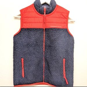 Boys Vineyard Vines Sherpa Vest Size M (12) Like New Condition.